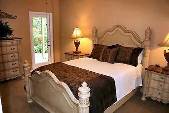 Racers Retreat Bed And Breakfast